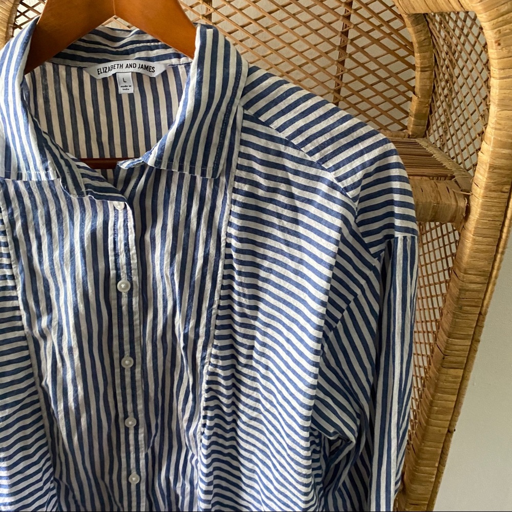 Elizabeth and James Stripe Button Down Shirt✨ - Picture 5 of 10
